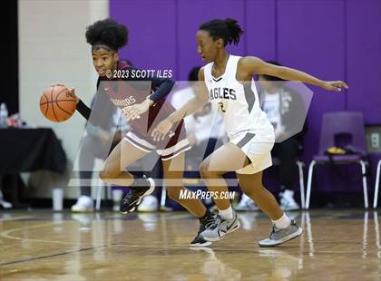 Thumbnail 3 in Example Academy Black vs. Harvest Prep (OGBR Classic in the City) photogallery.