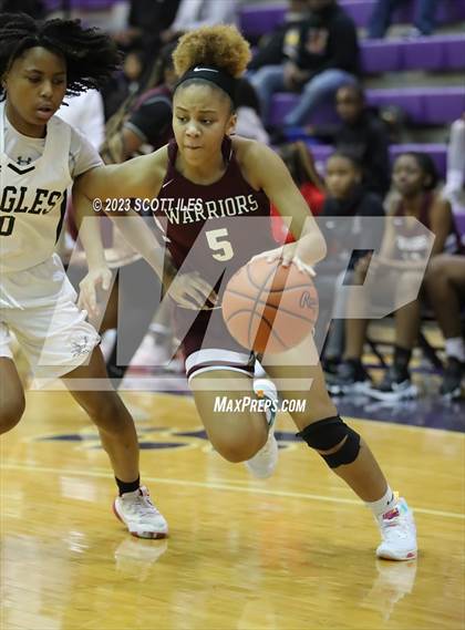 Thumbnail 2 in Example Academy Black vs. Harvest Prep (OGBR Classic in the City) photogallery.