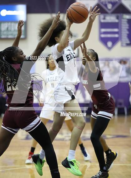 Thumbnail 1 in Example Academy Black vs. Harvest Prep (OGBR Classic in the City) photogallery.
