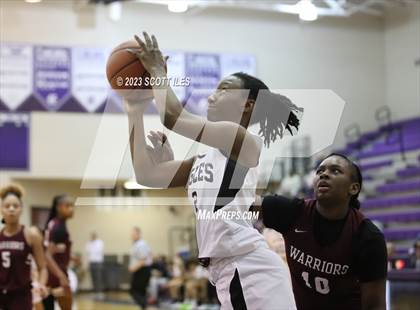 Thumbnail 2 in Example Academy Black vs. Harvest Prep (OGBR Classic in the City) photogallery.