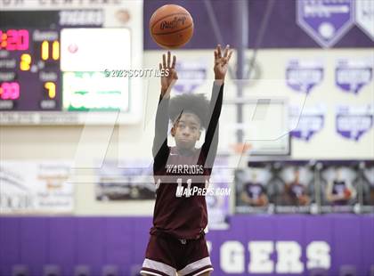 Thumbnail 2 in Example Academy Black vs. Harvest Prep (OGBR Classic in the City) photogallery.