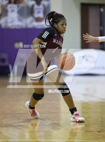 Thumbnail 2 in Example Academy Black vs. Harvest Prep (OGBR Classic in the City) photogallery.