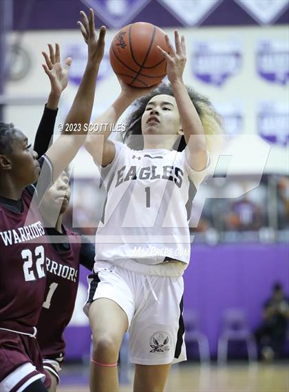 Thumbnail 2 in Example Academy Black vs. Harvest Prep (OGBR Classic in the City) photogallery.