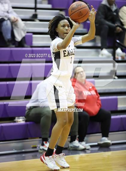 Thumbnail 2 in Example Academy Black vs. Harvest Prep (OGBR Classic in the City) photogallery.