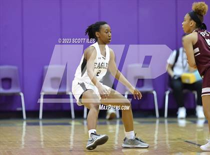 Thumbnail 3 in Example Academy Black vs. Harvest Prep (OGBR Classic in the City) photogallery.