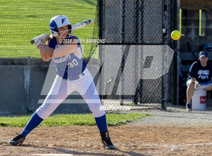 Thumbnail 2 in Freeburg vs Jersey (IHSA 3A Regional Semifinals) photogallery.
