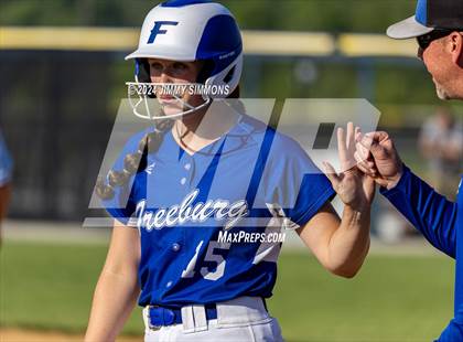Thumbnail 3 in Freeburg vs Jersey (IHSA 3A Regional Semifinals) photogallery.