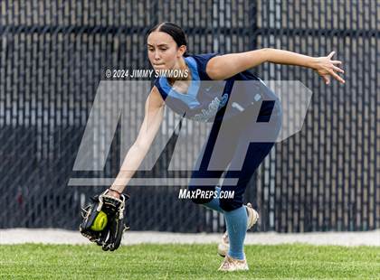 Thumbnail 3 in Freeburg vs Jersey (IHSA 3A Regional Semifinals) photogallery.