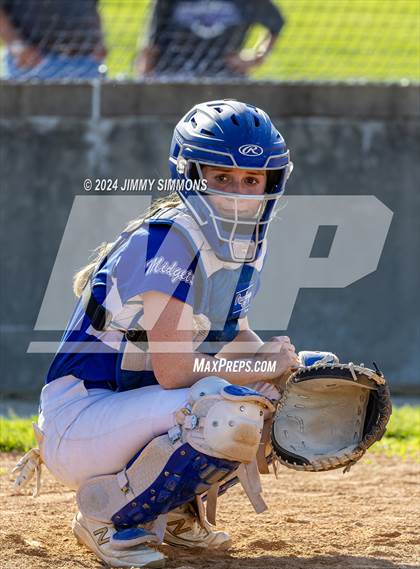 Thumbnail 3 in Freeburg vs Jersey (IHSA 3A Regional Semifinals) photogallery.