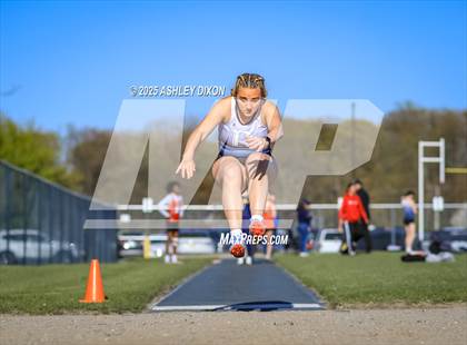 Thumbnail 3 in Marysville Invitational (Walt Braun Stadium) photogallery.
