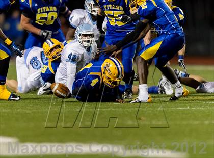Thumbnail 2 in Central Valley vs West Mifflin (WPIAL Class AAA Semifinal) photogallery.