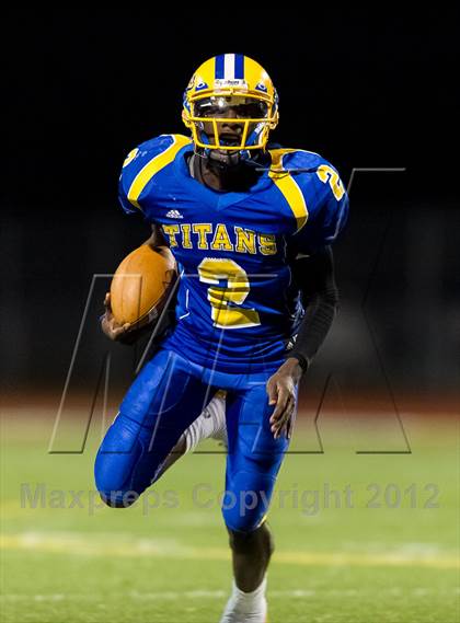 Thumbnail 1 in Central Valley vs West Mifflin (WPIAL Class AAA Semifinal) photogallery.
