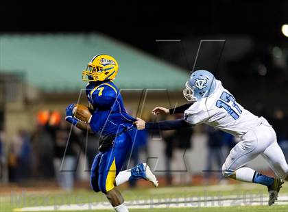 Thumbnail 3 in Central Valley vs West Mifflin (WPIAL Class AAA Semifinal) photogallery.