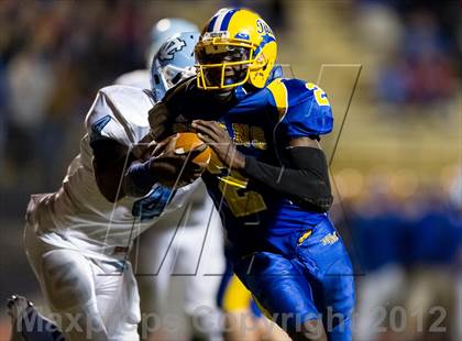 Thumbnail 3 in Central Valley vs West Mifflin (WPIAL Class AAA Semifinal) photogallery.