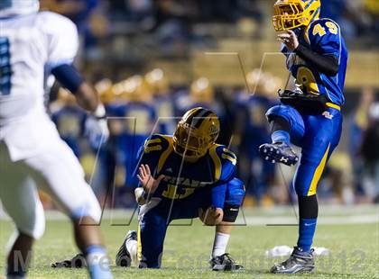 Thumbnail 3 in Central Valley vs West Mifflin (WPIAL Class AAA Semifinal) photogallery.