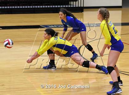 Thumbnail 3 in MacArthur [Douglas] vs Clemens (NEISD Invitational) photogallery.