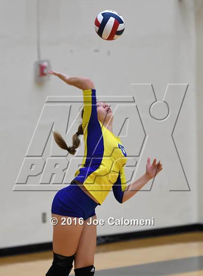 Thumbnail 3 in MacArthur [Douglas] vs Clemens (NEISD Invitational) photogallery.