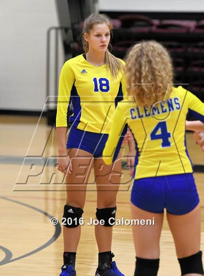 Thumbnail 2 in MacArthur [Douglas] vs Clemens (NEISD Invitational) photogallery.