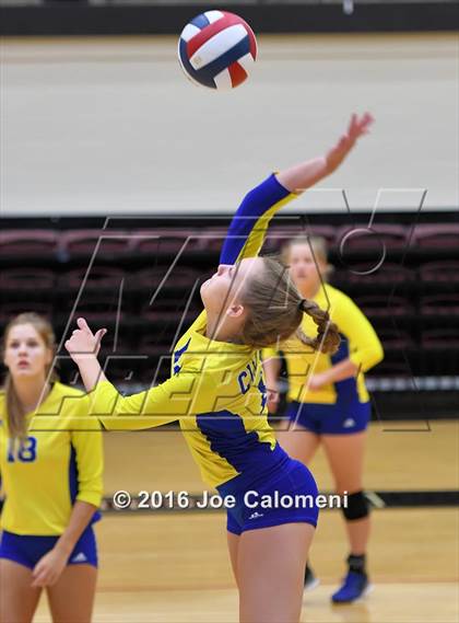 Thumbnail 3 in MacArthur [Douglas] vs Clemens (NEISD Invitational) photogallery.