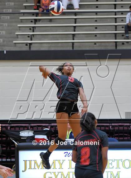 Thumbnail 3 in Roosevelt [Theodore] vs Stevens [John Paul] (Littleton Gym) photogallery.