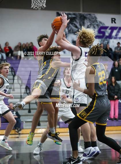 Thumbnail 1 in Roy vs. Riverton (Riverton Holiday Tournament) photogallery.
