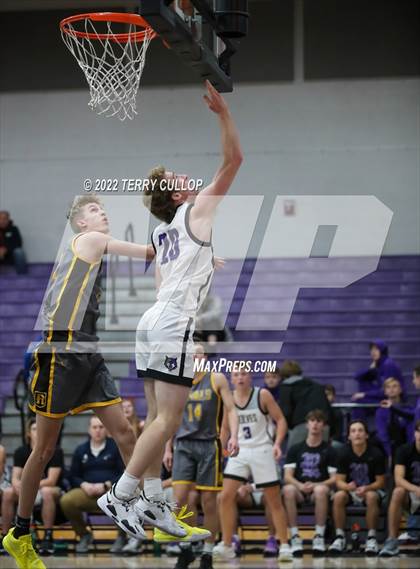Thumbnail 3 in Roy vs. Riverton (Riverton Holiday Tournament) photogallery.