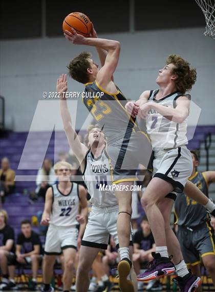 Thumbnail 1 in Roy vs. Riverton (Riverton Holiday Tournament) photogallery.