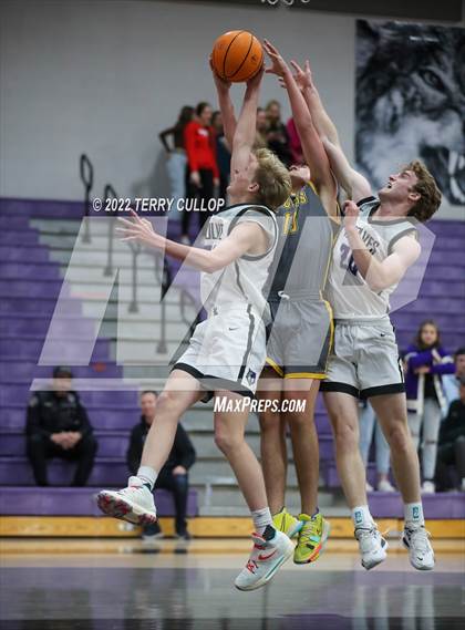 Thumbnail 1 in Roy vs. Riverton (Riverton Holiday Tournament) photogallery.