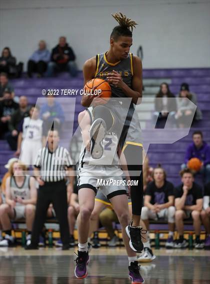 Thumbnail 3 in Roy vs. Riverton (Riverton Holiday Tournament) photogallery.