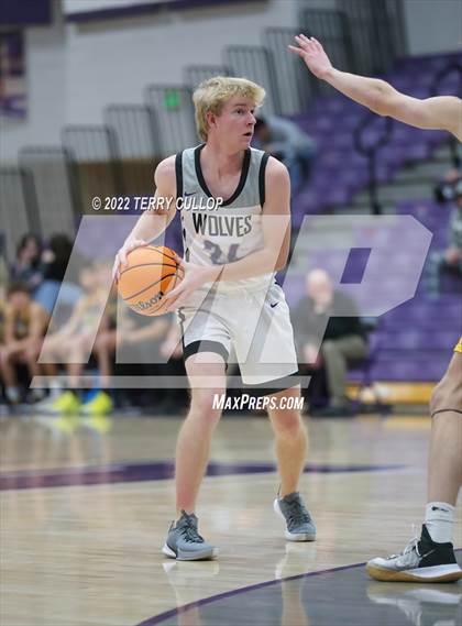 Thumbnail 1 in Roy vs. Riverton (Riverton Holiday Tournament) photogallery.