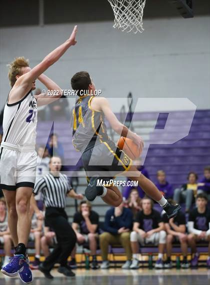Thumbnail 1 in Roy vs. Riverton (Riverton Holiday Tournament) photogallery.