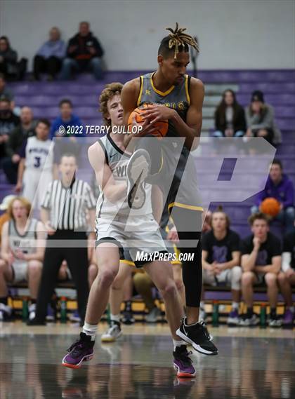 Thumbnail 1 in Roy vs. Riverton (Riverton Holiday Tournament) photogallery.