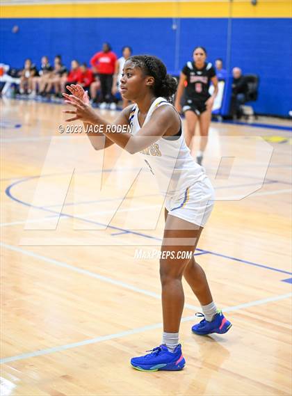 Thumbnail 1 in Kirbyville @ Kelly Catholic photogallery.