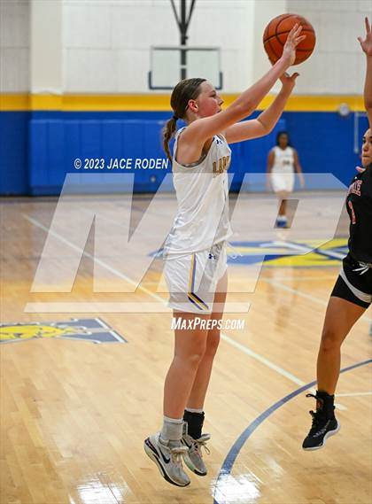 Thumbnail 2 in Kirbyville @ Kelly Catholic photogallery.