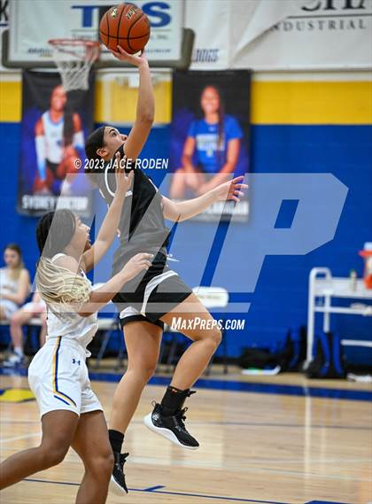 Thumbnail 2 in Kirbyville @ Kelly Catholic photogallery.