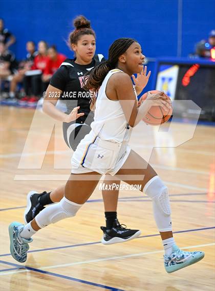 Thumbnail 1 in Kirbyville @ Kelly Catholic photogallery.