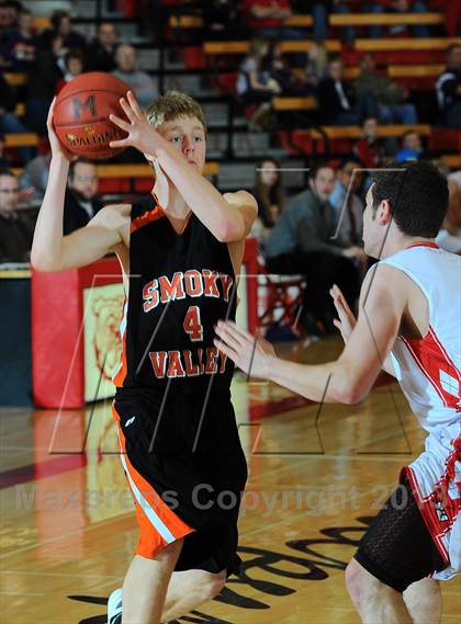 Thumbnail 2 in Smoky Valley vs. McPherson photogallery.