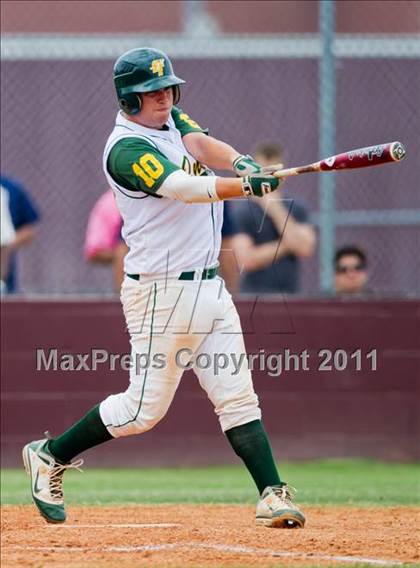 Thumbnail 3 in Santa Fe vs. Lamar Consolidated (UIL 4A Region III Quarterfinals) photogallery.