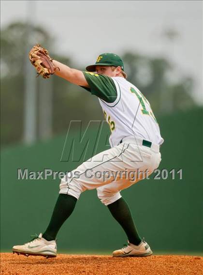 Thumbnail 1 in Santa Fe vs. Lamar Consolidated (UIL 4A Region III Quarterfinals) photogallery.