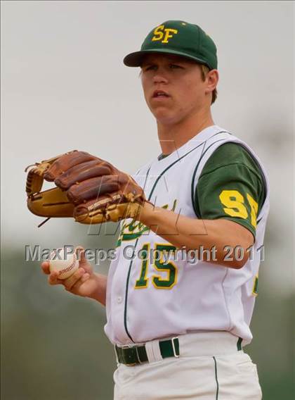 Thumbnail 1 in Santa Fe vs. Lamar Consolidated (UIL 4A Region III Quarterfinals) photogallery.