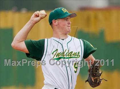 Thumbnail 1 in Santa Fe vs. Lamar Consolidated (UIL 4A Region III Quarterfinals) photogallery.