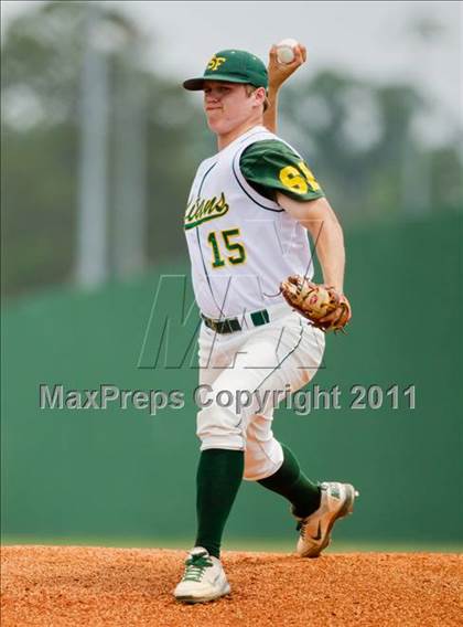 Thumbnail 2 in Santa Fe vs. Lamar Consolidated (UIL 4A Region III Quarterfinals) photogallery.