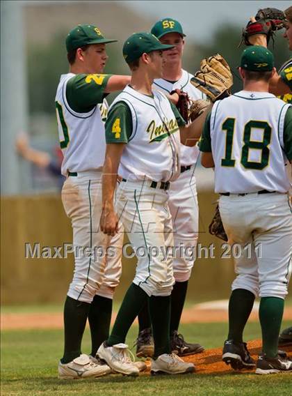 Thumbnail 2 in Santa Fe vs. Lamar Consolidated (UIL 4A Region III Quarterfinals) photogallery.