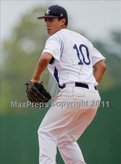 Thumbnail 1 in Santa Fe vs. Lamar Consolidated (UIL 4A Region III Quarterfinals) photogallery.