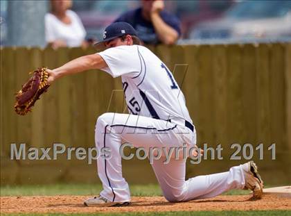 Thumbnail 1 in Santa Fe vs. Lamar Consolidated (UIL 4A Region III Quarterfinals) photogallery.