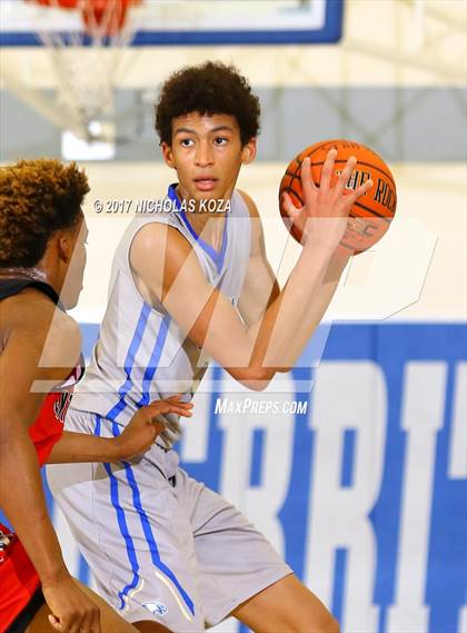 Thumbnail 1 in Santa Margarita vs. Centennial (Rolling Hills Prep State Preview) photogallery.