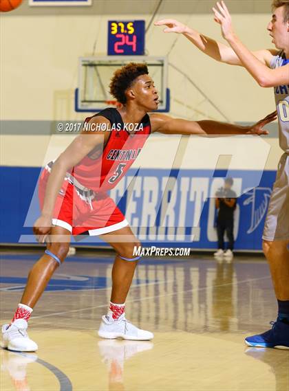Thumbnail 2 in Santa Margarita vs. Centennial (Rolling Hills Prep State Preview) photogallery.