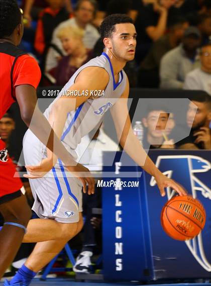 Thumbnail 2 in Santa Margarita vs. Centennial (Rolling Hills Prep State Preview) photogallery.