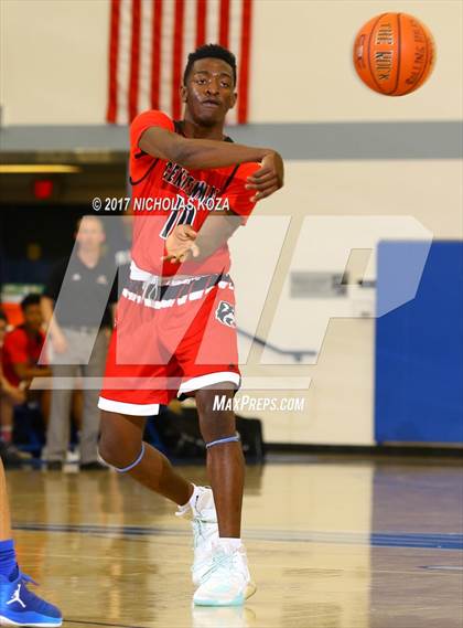 Thumbnail 1 in Santa Margarita vs. Centennial (Rolling Hills Prep State Preview) photogallery.