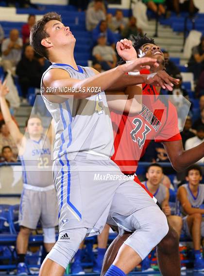 Thumbnail 1 in Santa Margarita vs. Centennial (Rolling Hills Prep State Preview) photogallery.